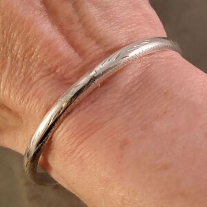 Vintage Sterling Engraved Hinge Bangle Bracelet